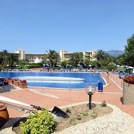 Ξενοδοχείο Baia Di Conte 4*